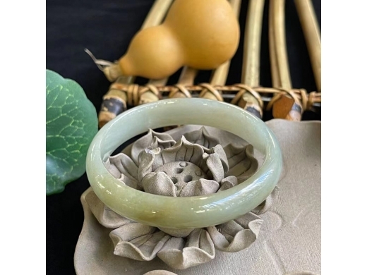 37黄翡手镯