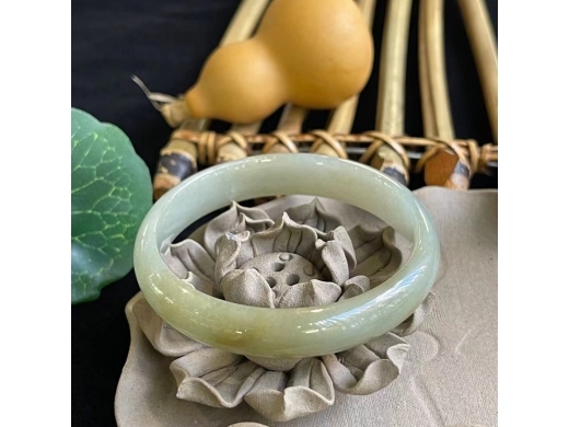 37黄翡手镯