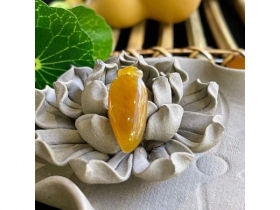 2黄翡挂件