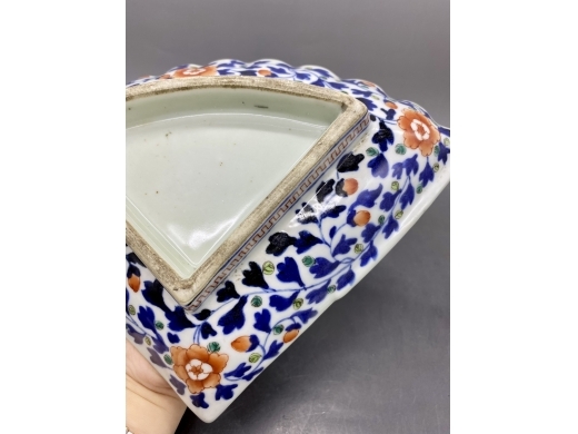 青花描金加彩花蝶纹扇形盘