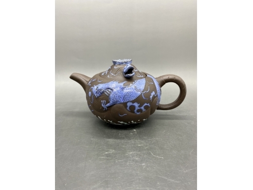 紫砂加彩云龙茶壶
