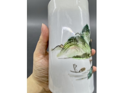 浅绛彩山水笔筒