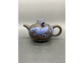 紫砂加彩云龙茶壶