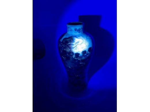 青花龙穿花纹鸡腿瓶