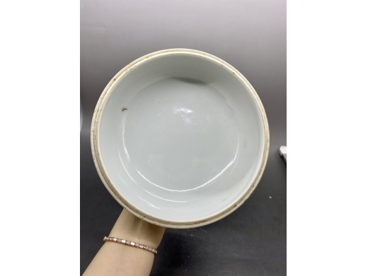 粉彩鹤鹿同春大盖罐