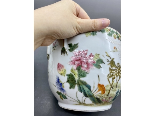粉彩鹤鹿同春大盖罐