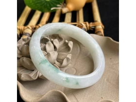 18飘花手镯