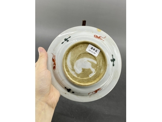 红绿彩魁字纹盘