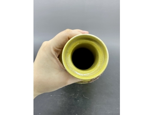 素三彩雕瓷一路连科棒槌瓶