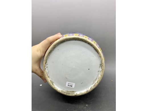 蓝料地粉彩云鹤纹罐