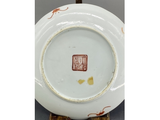 粉彩鹤鹿同春纹盘