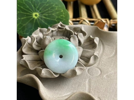 17翡翠平安扣