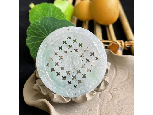 15翡翠圆牌