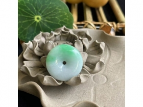 17翡翠平安扣