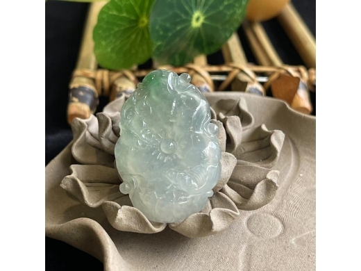 27鱼戏荷叶间
