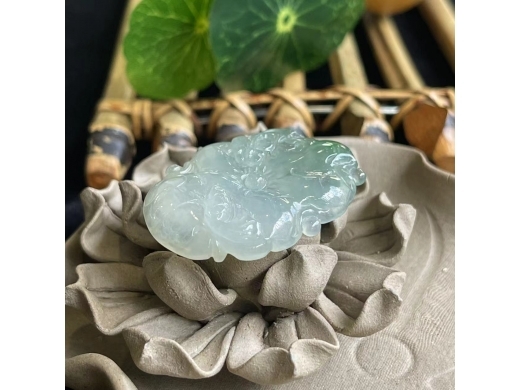 27鱼戏荷叶间