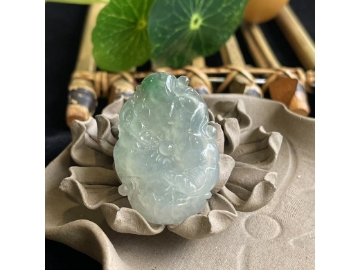 27鱼戏荷叶间
