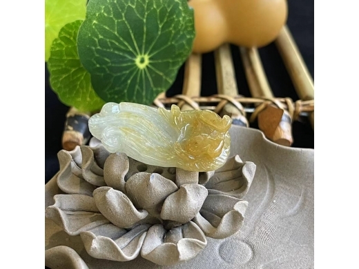 4黄翡九尾狐