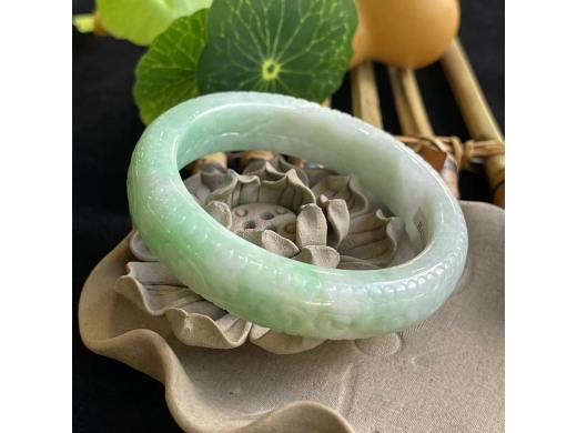 16翠雕花手镯
