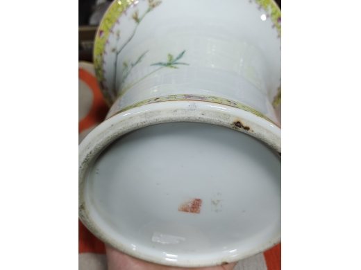 粉彩花卉花觚