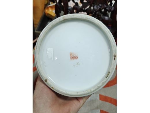 粉彩花卉花觚