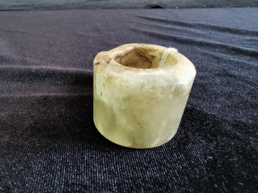 岫玉扳指