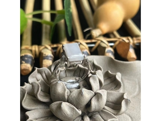 11翡翠戒指