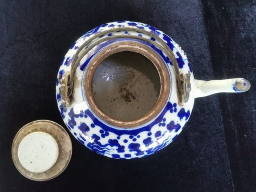 青花鱼藻纹茶壶