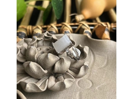 11翡翠戒指
