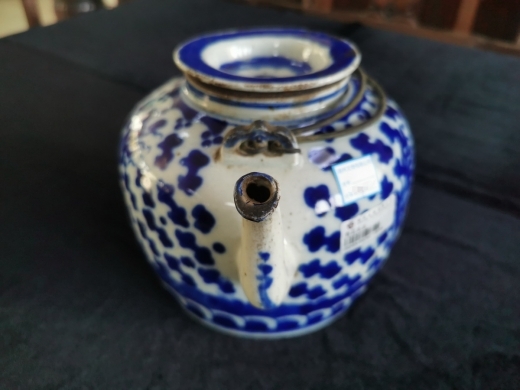 青花鱼藻纹茶壶
