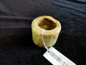 岫玉扳指