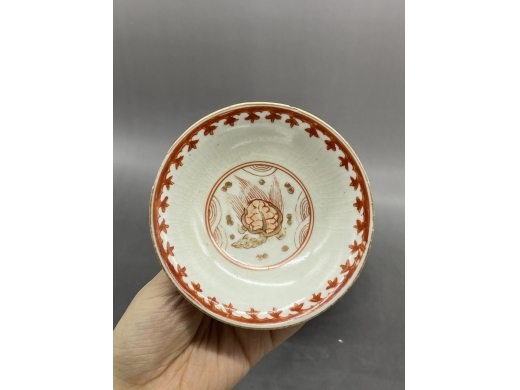 矾红描金福寿纹盖碗