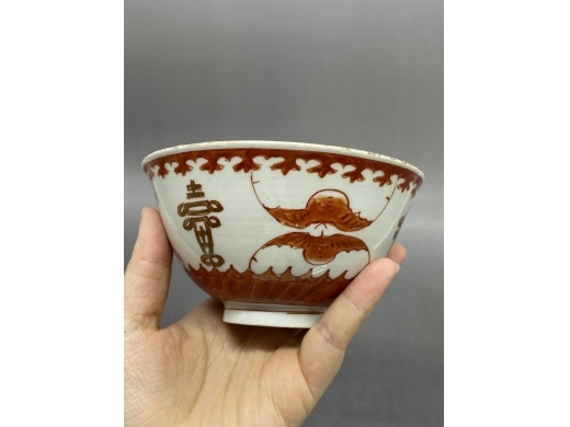 矾红描金福寿纹盖碗