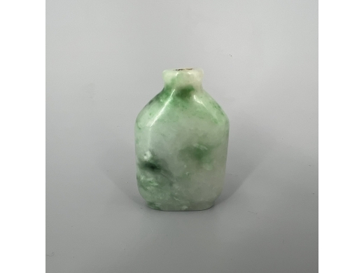 翡翠雕烟壶