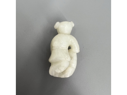 玉雕持莲童子挂件