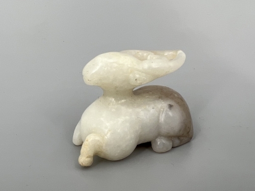 玉雕鹿形挂件