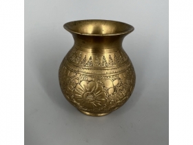 铜雕花卉纹瓶