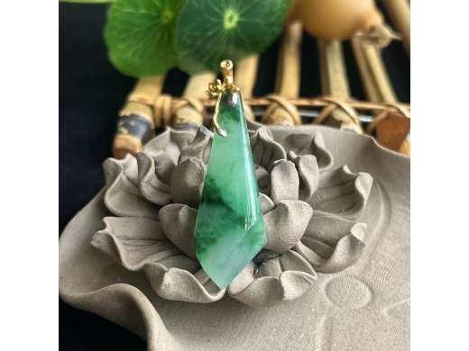 0318K金翠色菱形牌