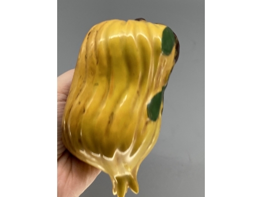 黄釉佛手供果