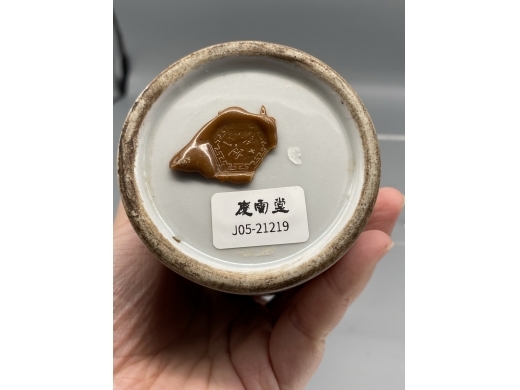 浅绛彩山水笔筒