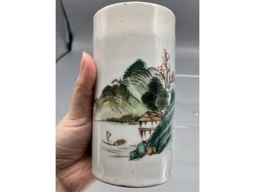 浅绛彩山水笔筒