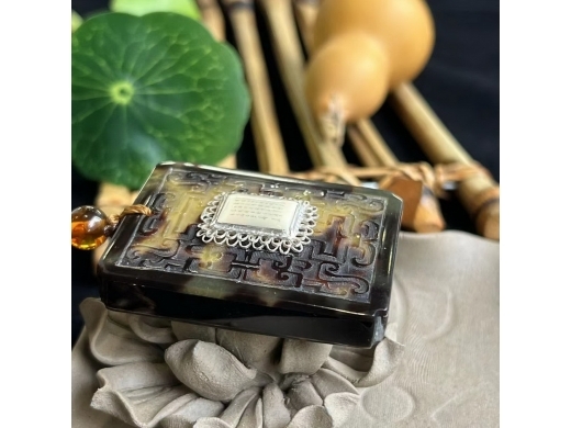 29玳瑁心经项链