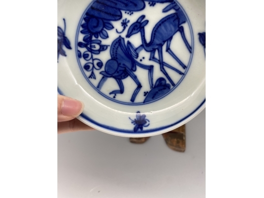 青花爵鹿封猴纹盘