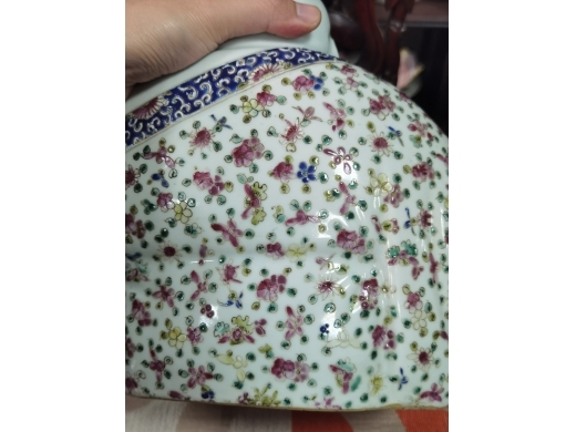 粉彩瓷弥勒像朱茂记造
