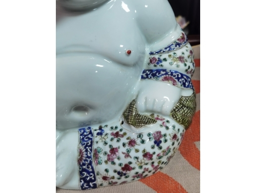粉彩瓷弥勒像朱茂记造