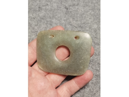玉方形佩