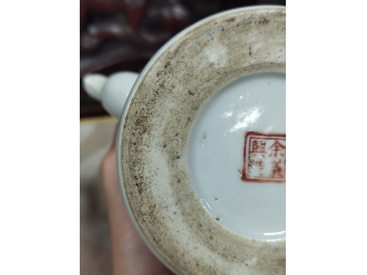 粉彩茶壶