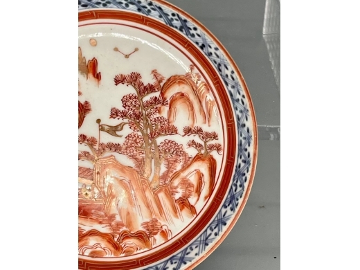 青花矾红描金山水纹碟