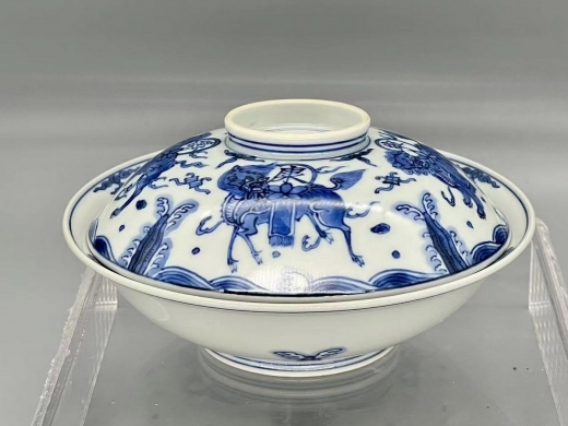 青花麒麟福寿康宁纹大盖碗