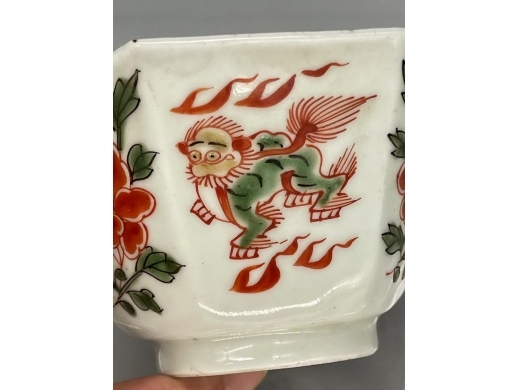 五彩狮子戏牡丹六方茶盏